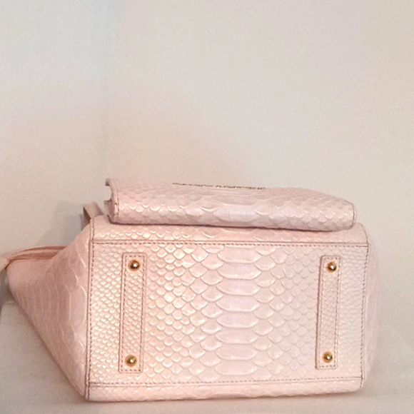 Dooney & Bourke 3pc Caldwell Maxine Snake Embossed Leather Tote & Wallet - Picture 7 of 17